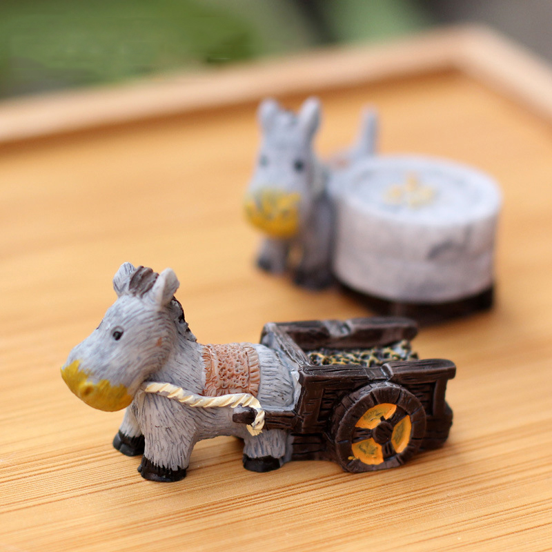 Bonsai Garden In Japan - Estatuetas animais mini burro puxando carro